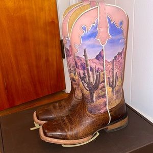 Ariat boots Size women 9 New in box